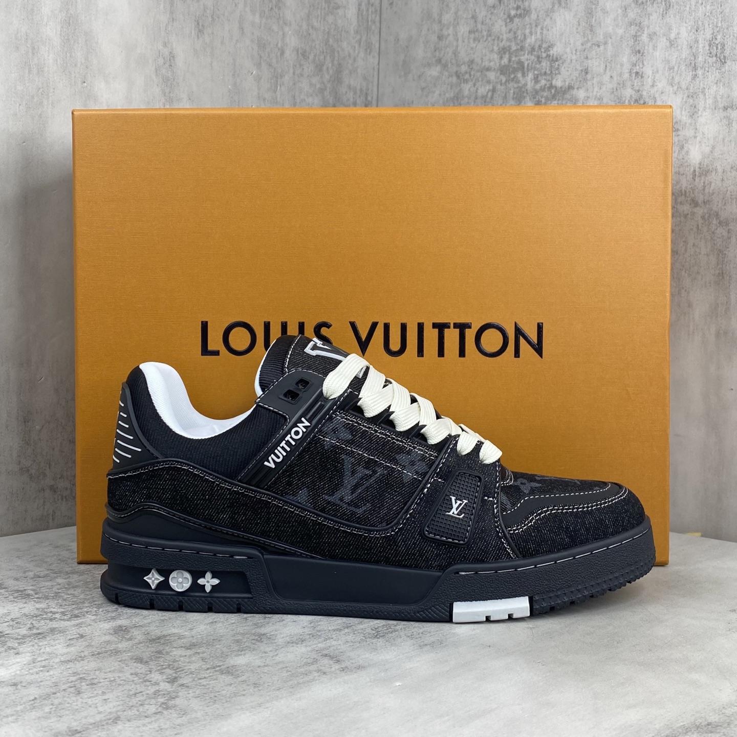 ルイ・ヴィトン LV トレーナー スニーカー 1AHSZJ 詳細画像 1