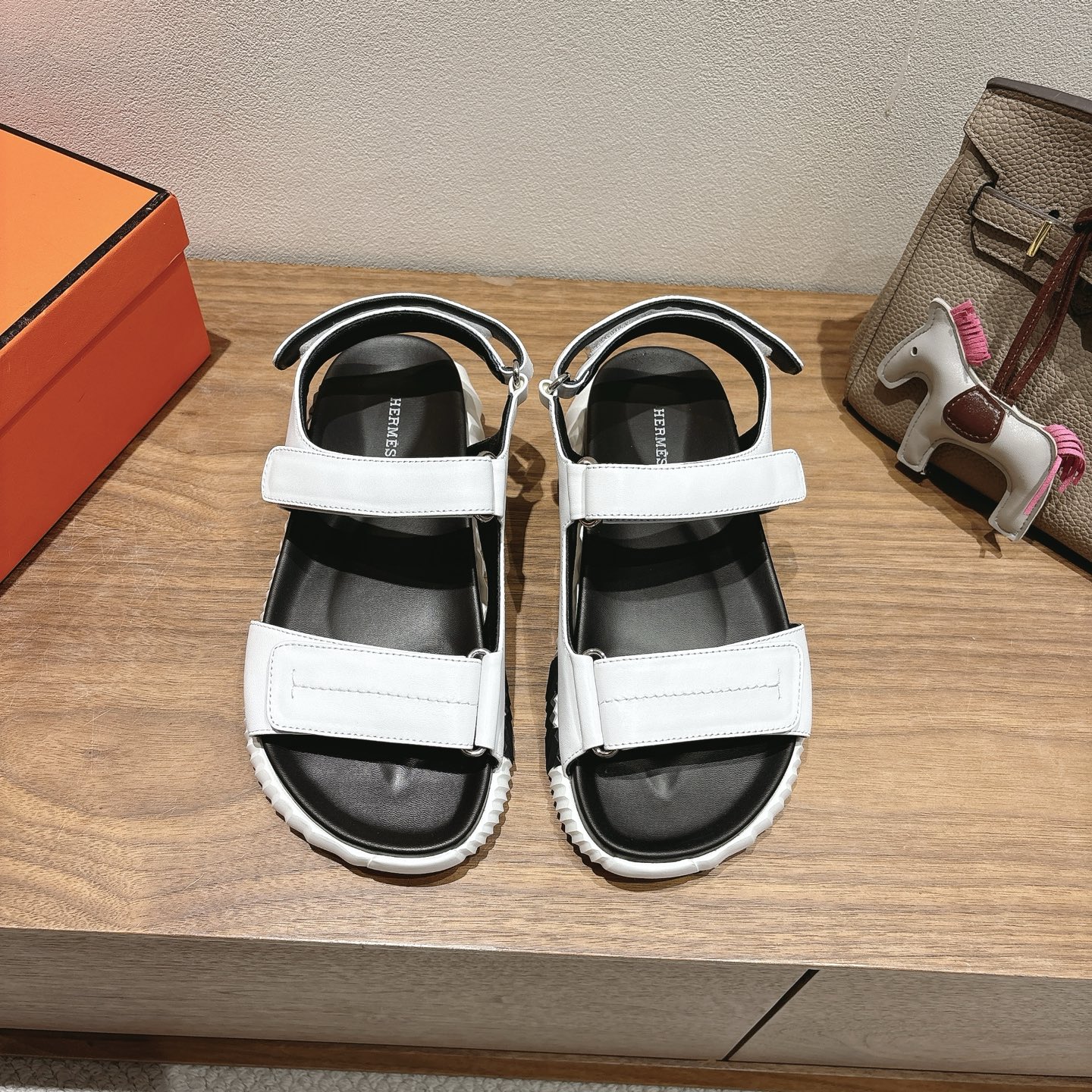 エルメス ジュニアサンダル H251988ZH90400 詳細画像 1