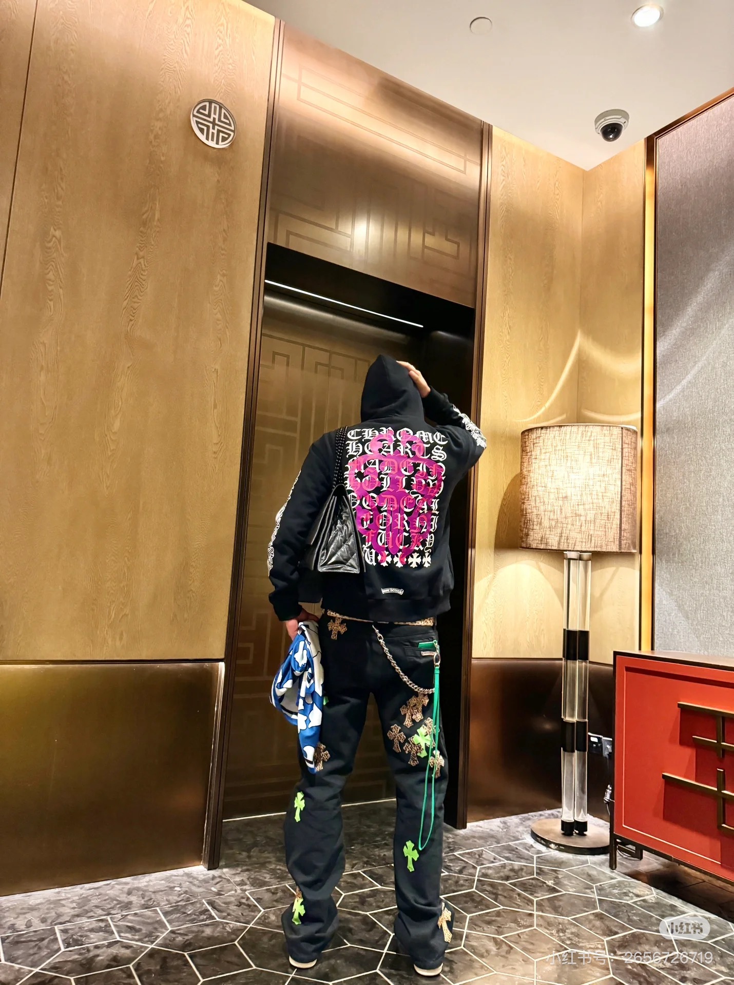 Chrome Hearts パープルソード サンスクリットハンド クロス プリント フード付きスウェットシャツ、ブラック 詳細画像 3