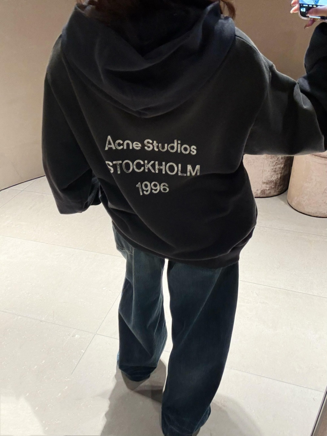 ACNE STUDIOS 1996 ドット柄 フード付きスウェットシャツ、ブラック 詳細画像 1
