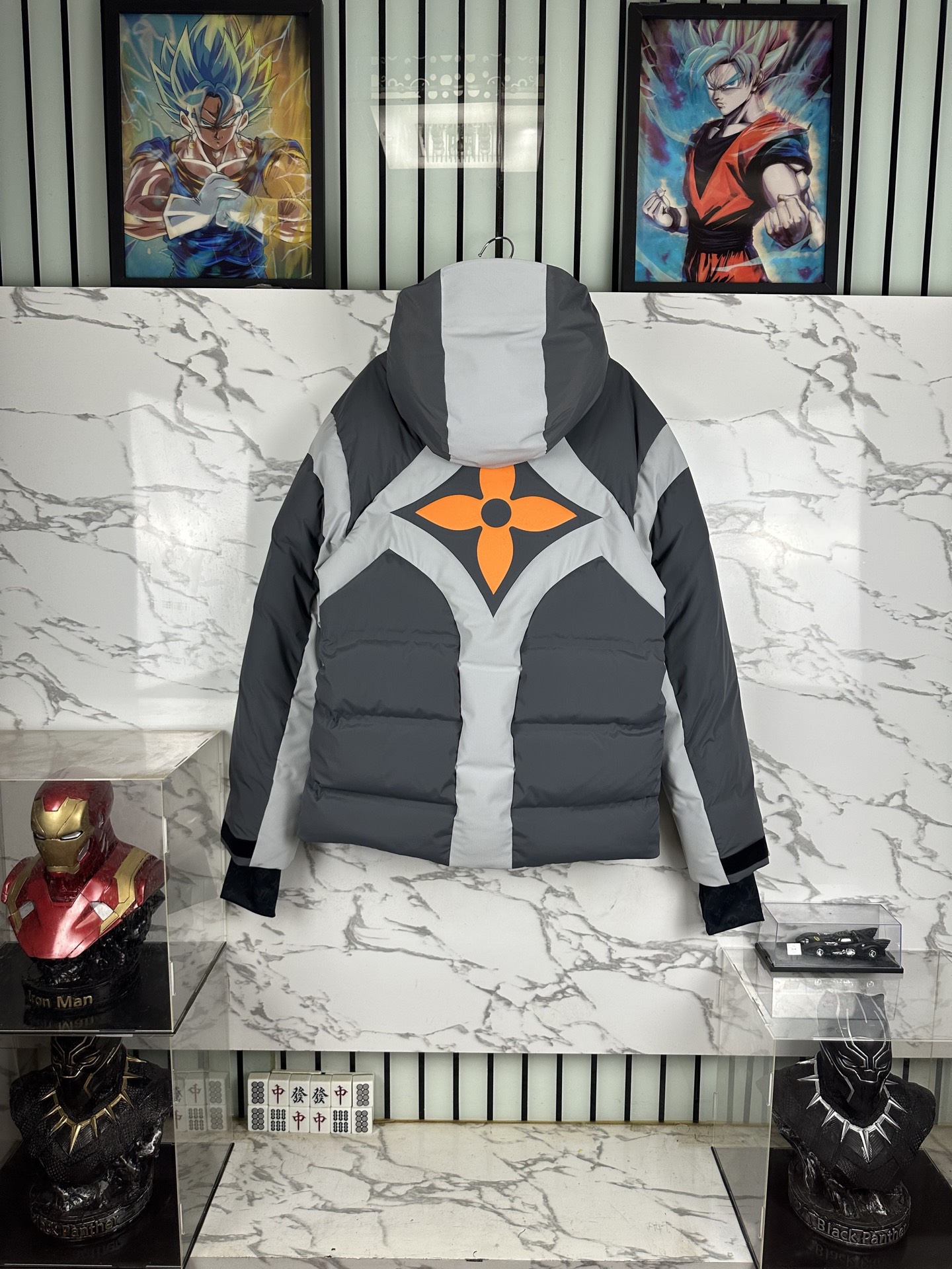 ルイ・ヴィトン スキーコレクション グレー トレンディ フード付きダウンジャケット 詳細画像 2