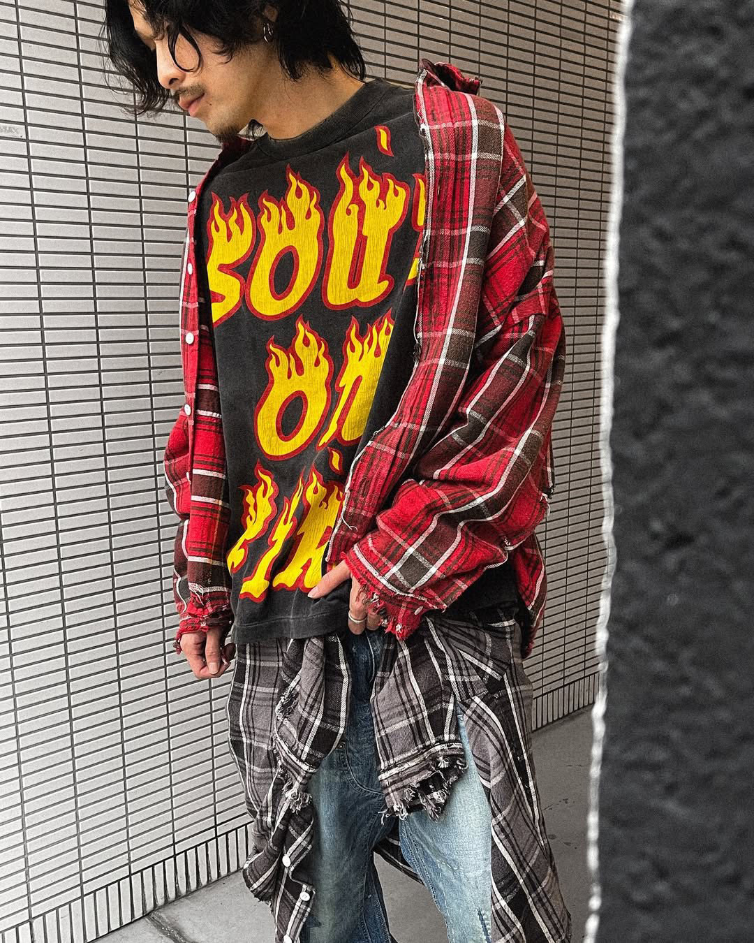 SAINT Mxxxxxx 炎文字プリント ロングスリーブTシャツ 詳細画像 2