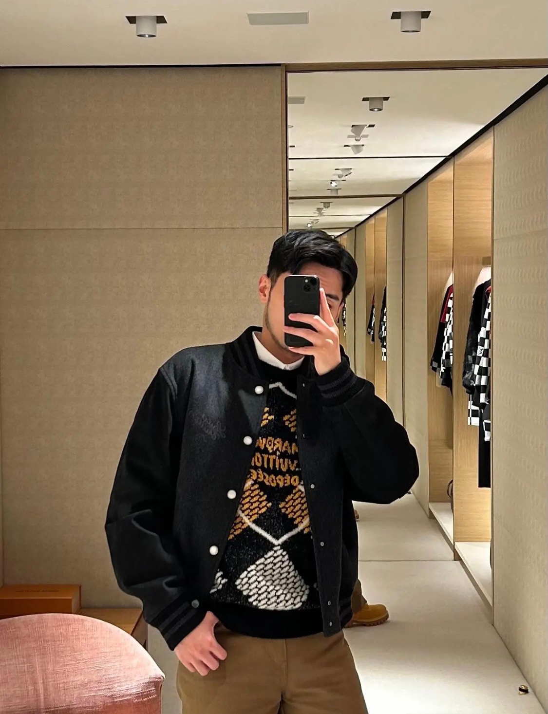 ルイ・ヴィトン エンブロイダリーレター コットンシアリングスリーブ ベースボールジャケット 詳細画像 2
