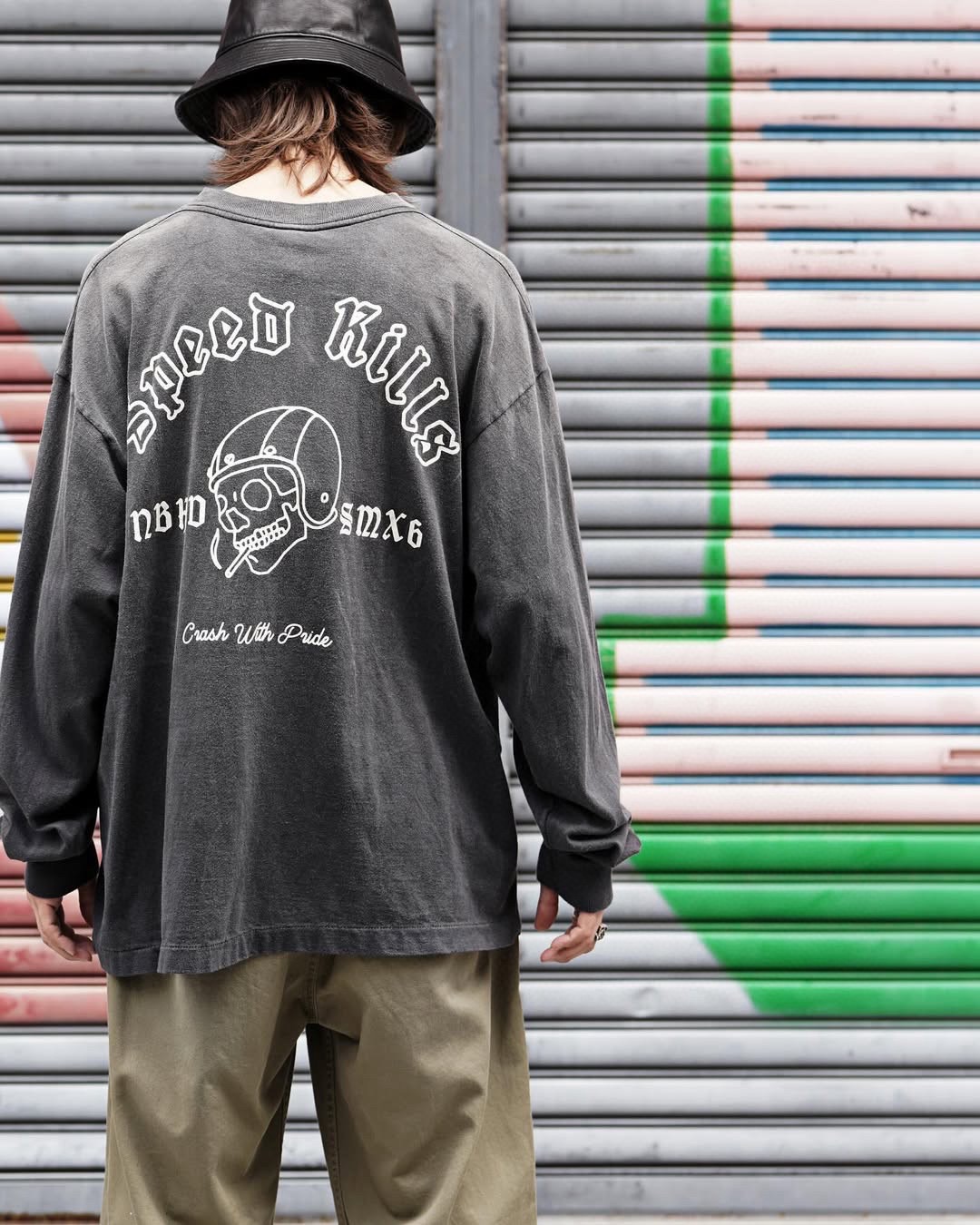 聖ミカエルの頭蓋骨のヘルメットプリントの長袖Tシャツ 詳細画像 3