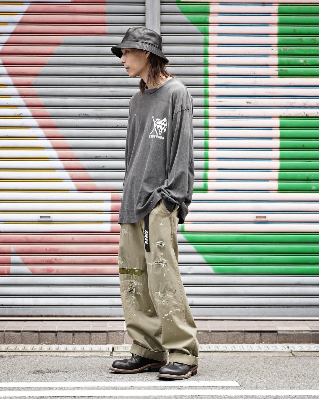 聖ミカエルの頭蓋骨のヘルメットプリントの長袖Tシャツ 詳細画像 1