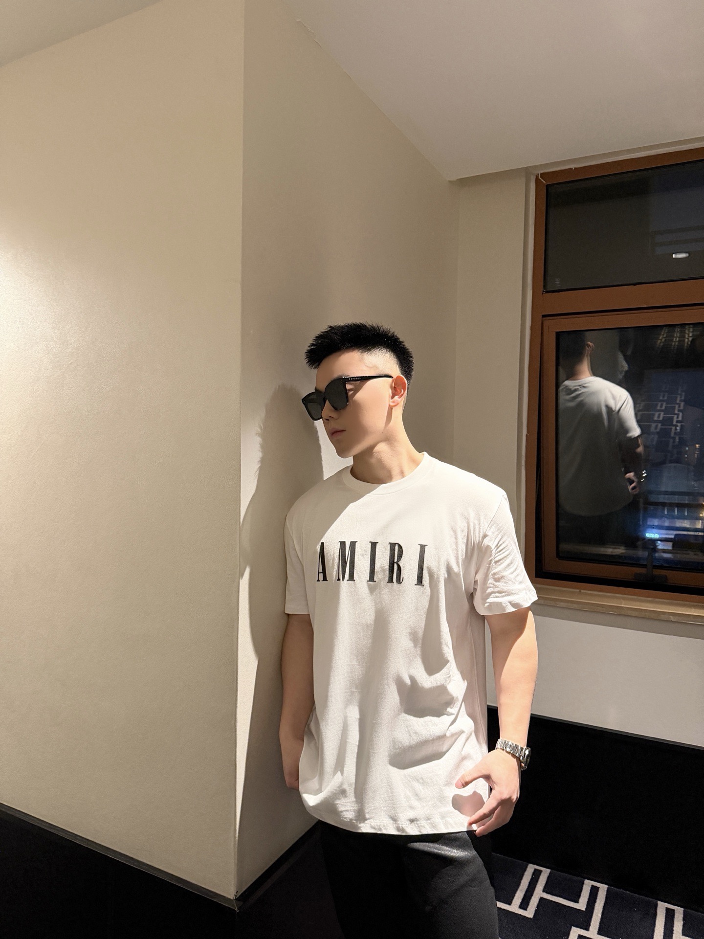 AMIRI 厚手の糊を使った文字プリント半袖Tシャツ 詳細画像 3