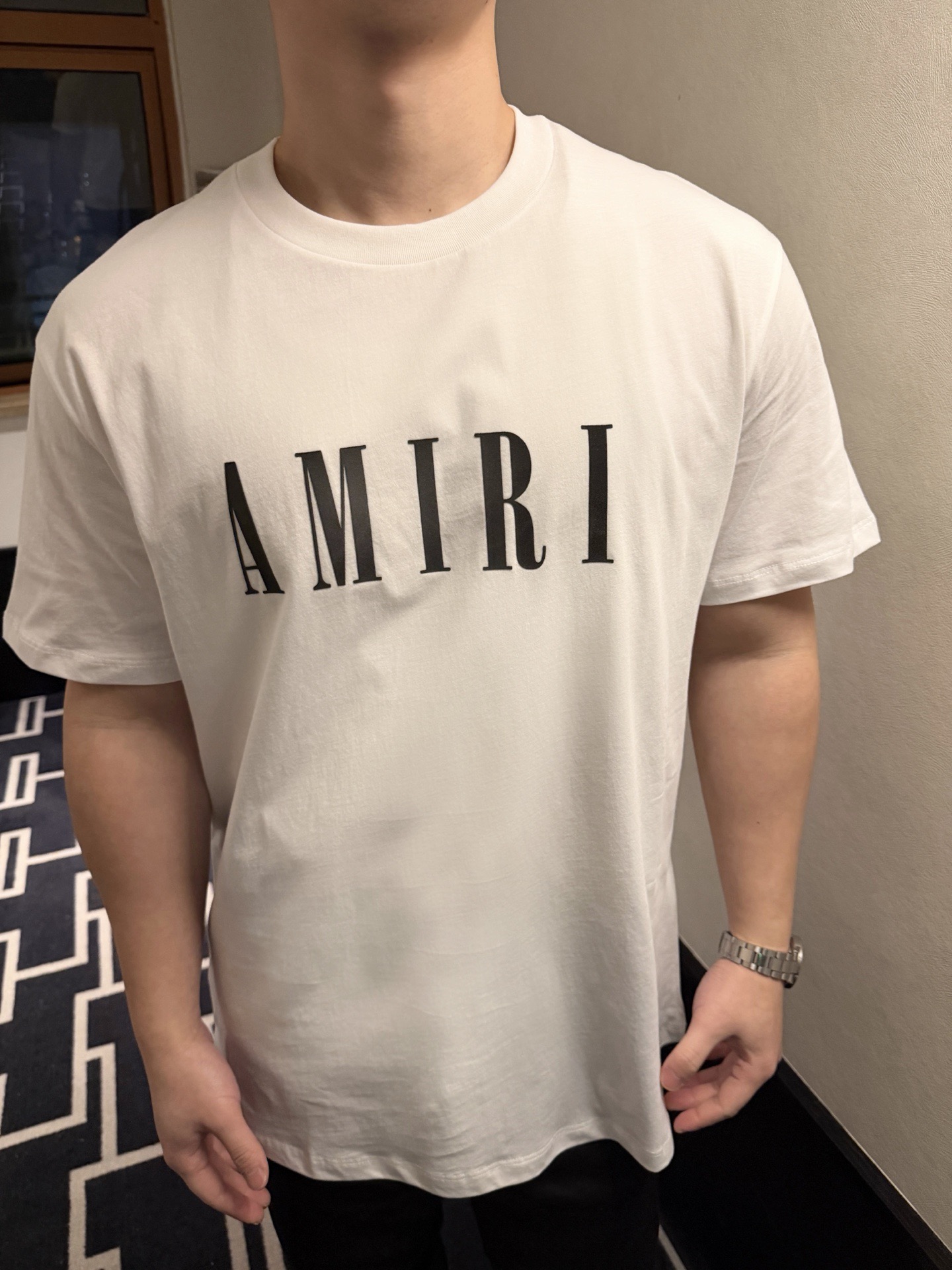 AMIRI 厚手の糊を使った文字プリント半袖Tシャツ 詳細画像 1