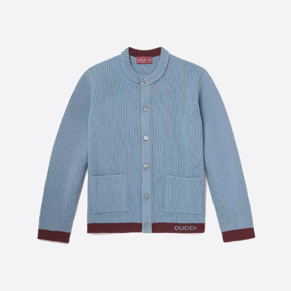 グッチのコントラストカラーシングルブレストセーター