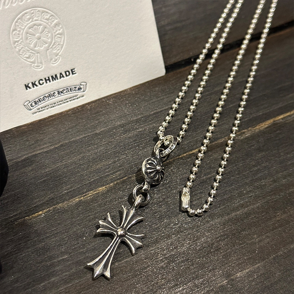 クロームハーツ クロスフラワーボールネックレス