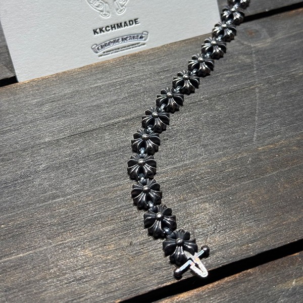 クロームハーツ アンティーク オキシデーション タイニープラス ブレスレット