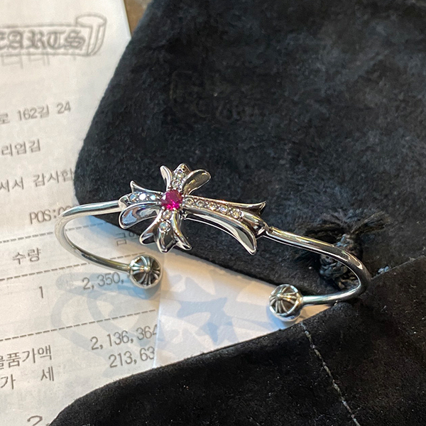 クロームハーツ ルビー モアッサナイト クロス ブレスレット