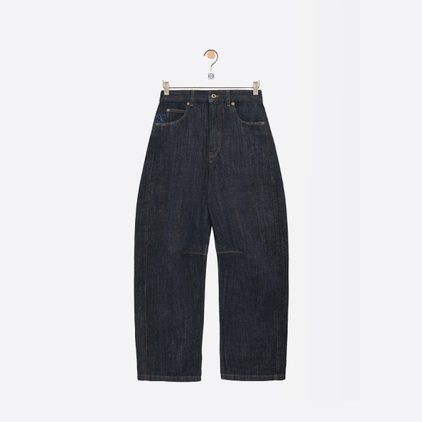 ロエベのテーパードジーンズ