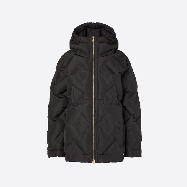 フェンディのエンボス加工ナイロンフード付きダウンジャケット