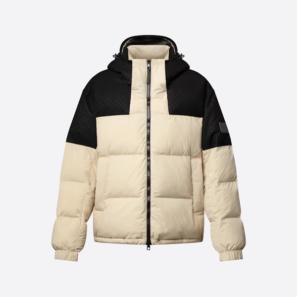 ルイ・ヴィトンのモノグラムエンボス加工フード付きダウンジャケット