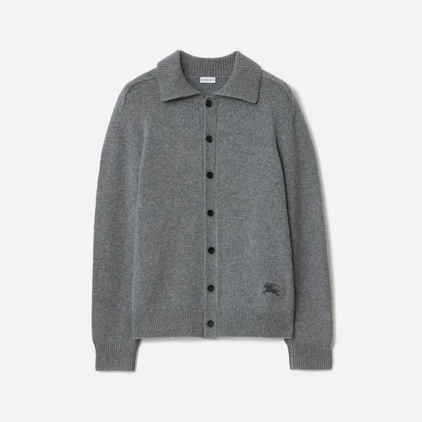 バーバリーのカシミアカーディガン（乗馬風裾とラペル付き、グレー）