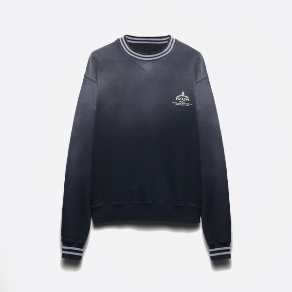 プラダのグラデーションウォッシュ文字刺繍クルーネックスウェットシャツ