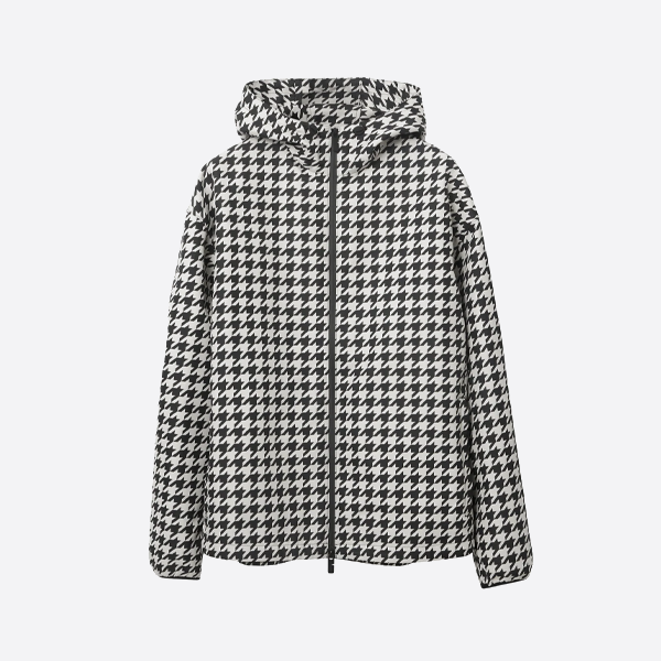 バーバリーのハウンドトゥースフード付きジャケット