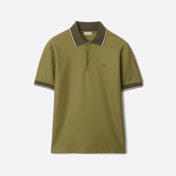 バーバリーの半袖ポロシャツ、ネックラインにリボン文字入り、グリーン
