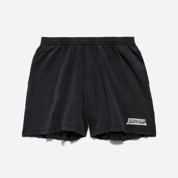 バレンシアガのマスキングテープロゴ入りテリーショーツ