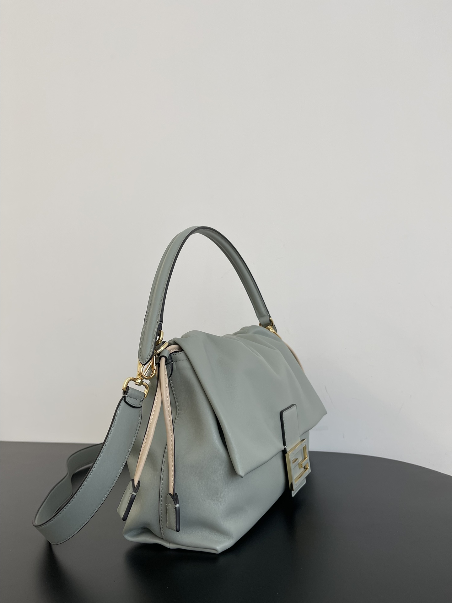 フェンディ バゲット® ソフト ミディアム マッチャグリーン ナッパレザー バッグ 8BR833AQ0DF1SK5 詳細画像 2