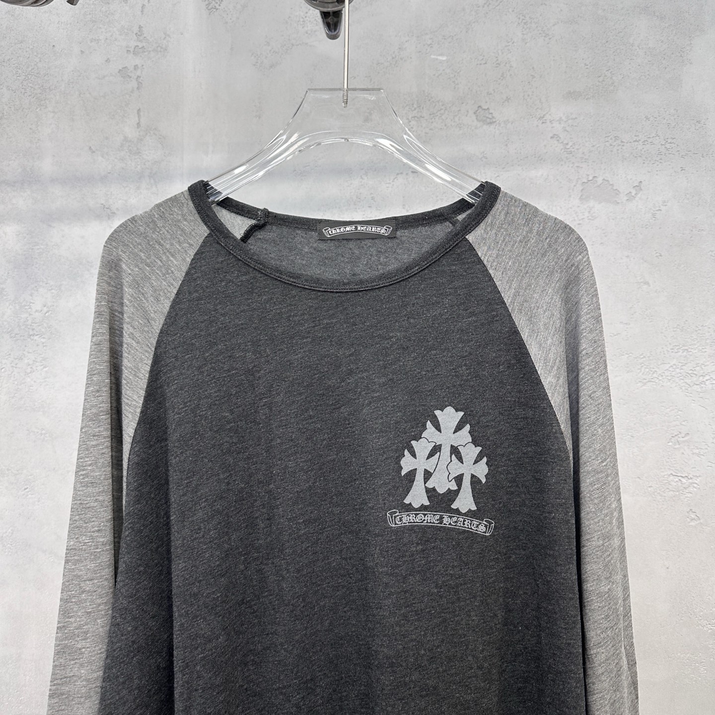 クロムハーツ ラグラン長袖Tシャツ チャコールグレー 詳細画像 2
