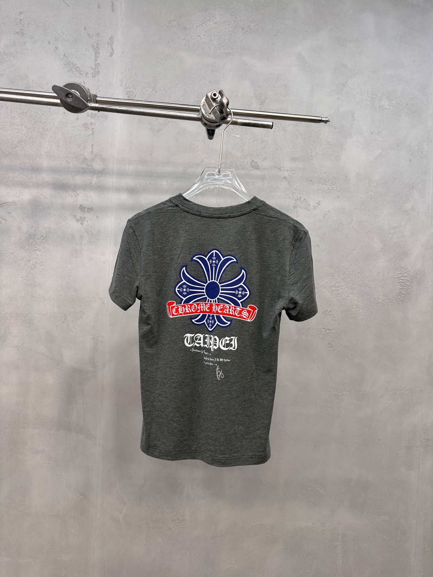 クロムハーツ 半袖 Vネック Tシャツ グレー 詳細画像 3