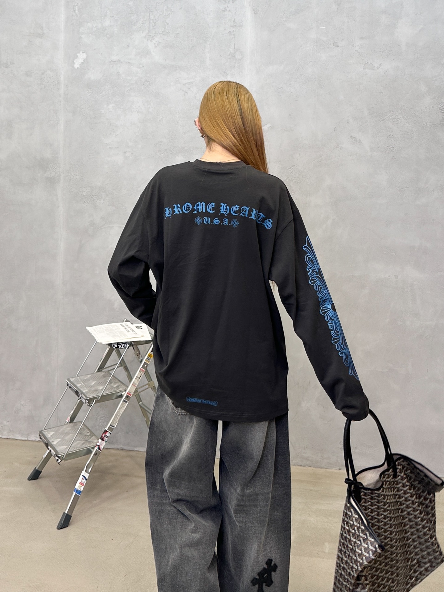 クロムハーツ 長袖Tシャツ ブラック ブルークロス袖プリント 詳細画像 2
