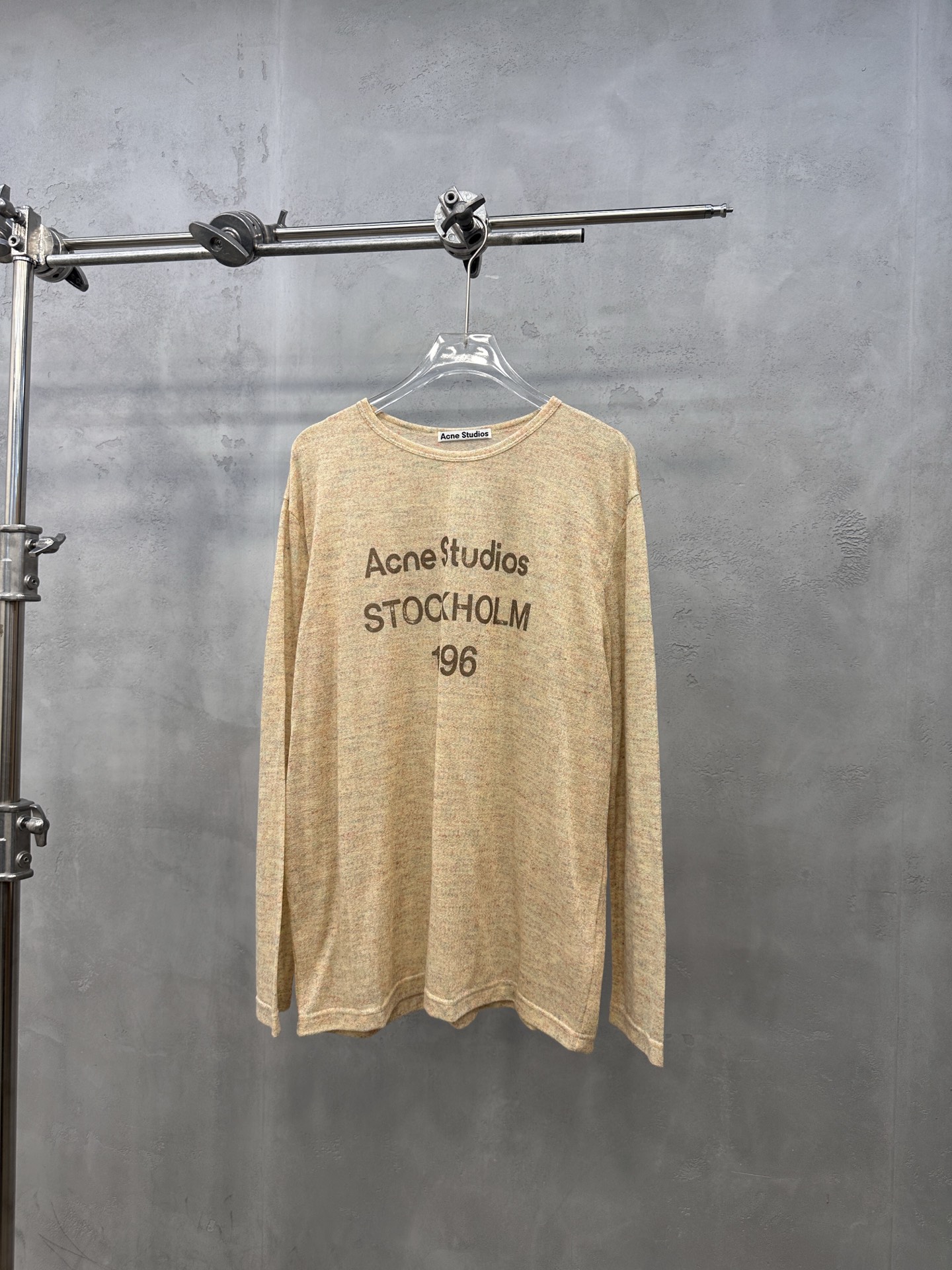 アクネ ストゥディオズ ストックホルム ロゴ 長袖Tシャツ ベージュ 詳細画像 1