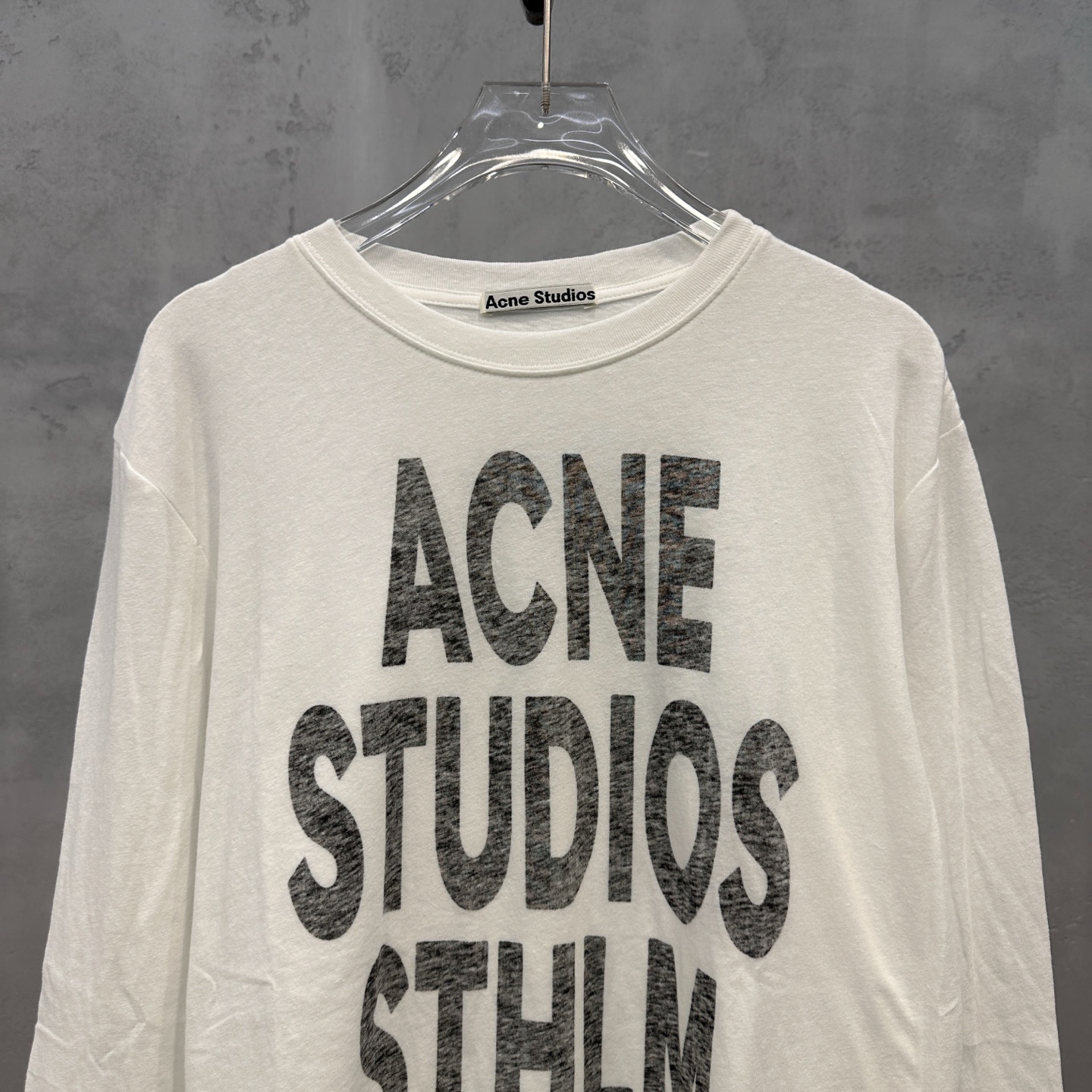 アクネ ストゥディオズ ロゴプリント ロングスリーブTシャツ オフホワイト 詳細画像 3